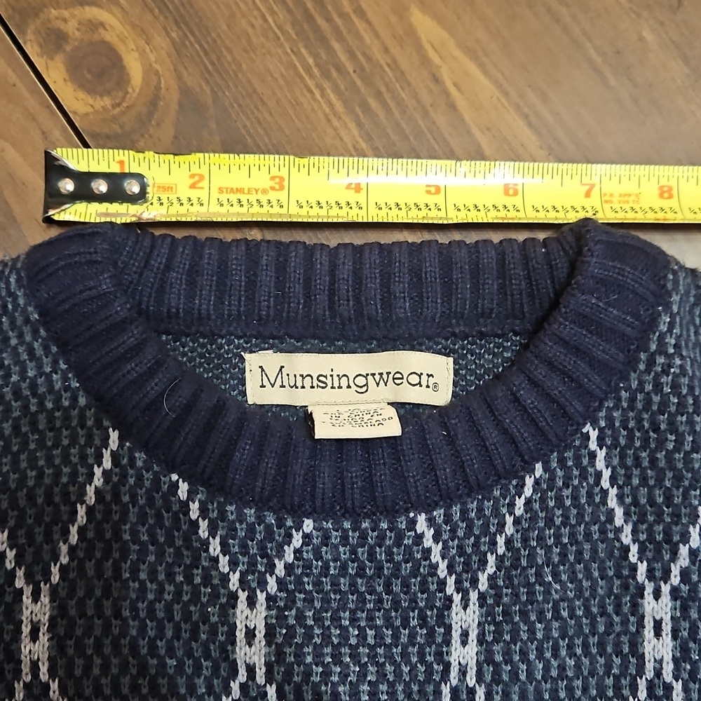 Vintage Diamond Pattern Sweater - Picture 10 of 12